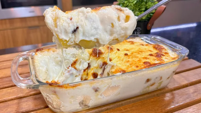 Batata Cremosa com Bacon e Muçarela no Forno: Receita Fácil, Gratinada e Irresistível