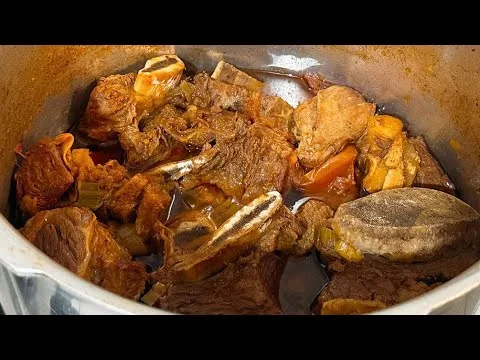 Costela Cozida na Panela de Pressão ao Molho: Suculenta, Macia e Fácil de Fazer